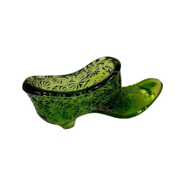 Vintage Fenton Green Glass Daisy and Button Slipper Shoe - Picture 4 of 10